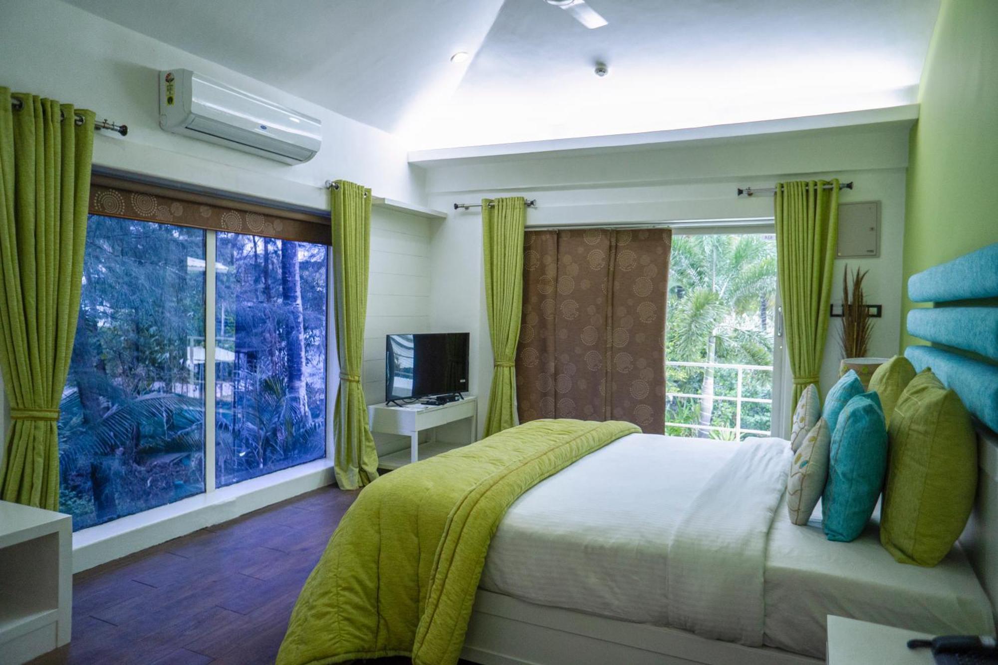 בנולים Regenta Beach House Resort, Goa מראה חיצוני תמונה