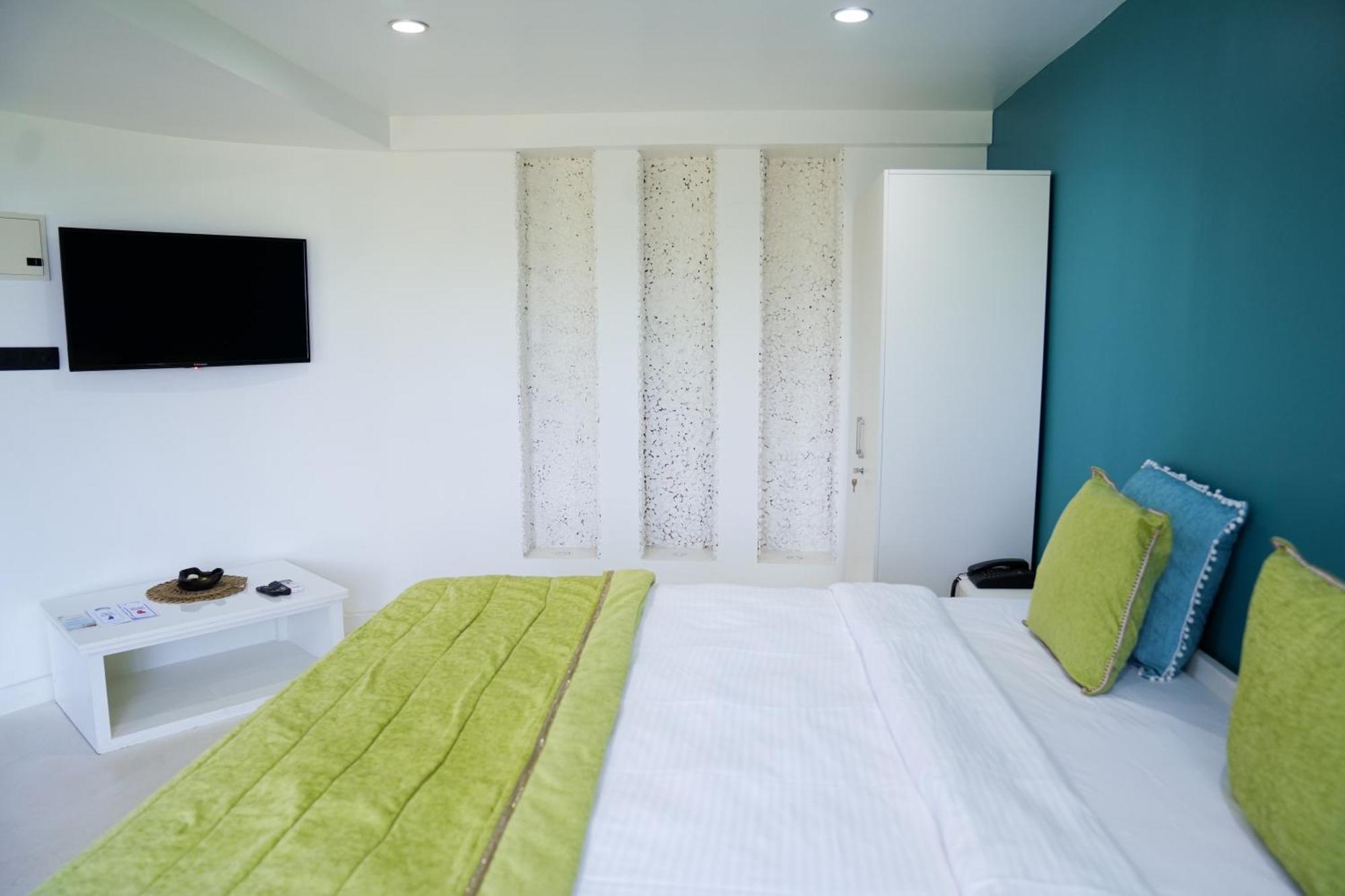 בנולים Regenta Beach House Resort, Goa מראה חיצוני תמונה