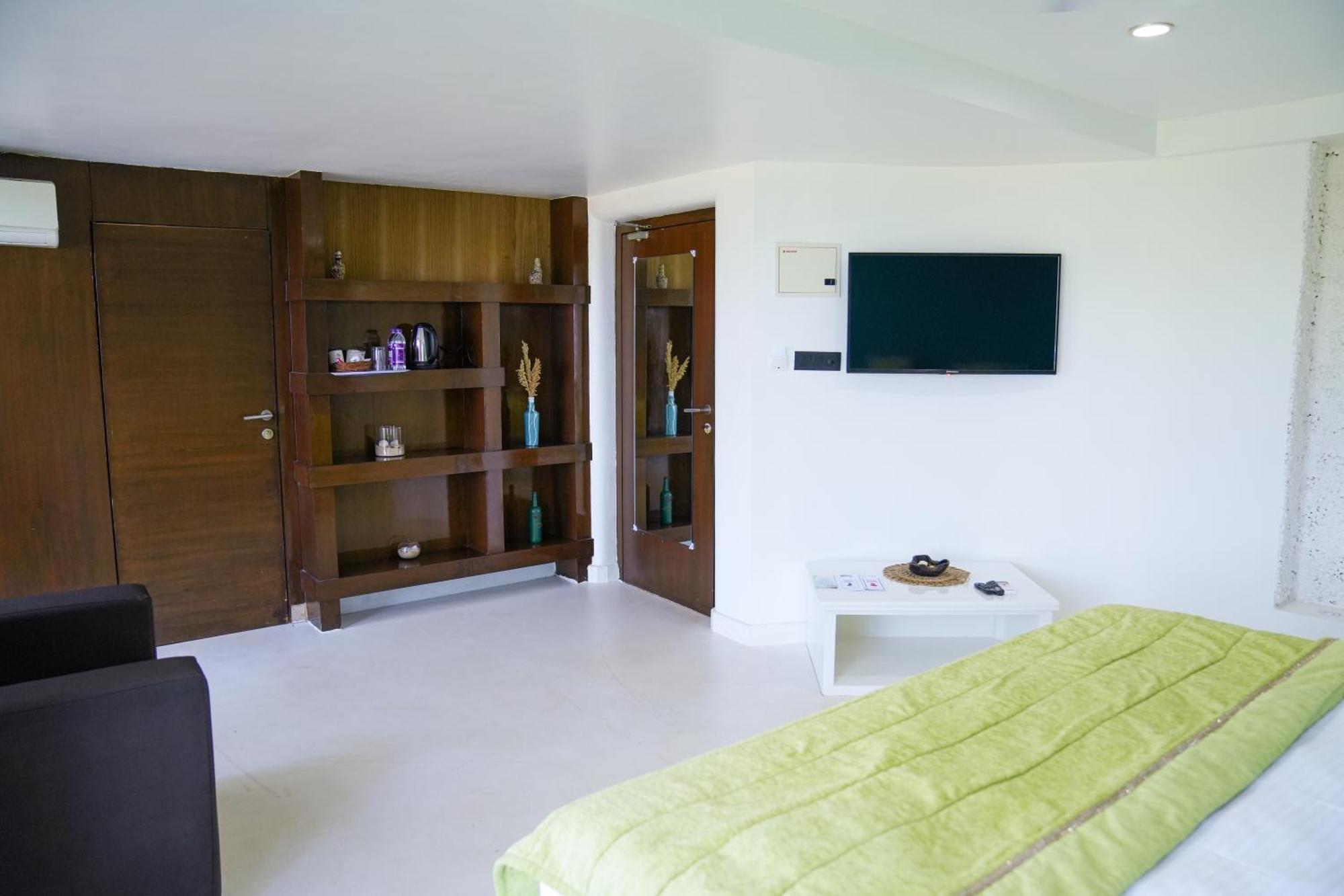 בנולים Regenta Beach House Resort, Goa מראה חיצוני תמונה