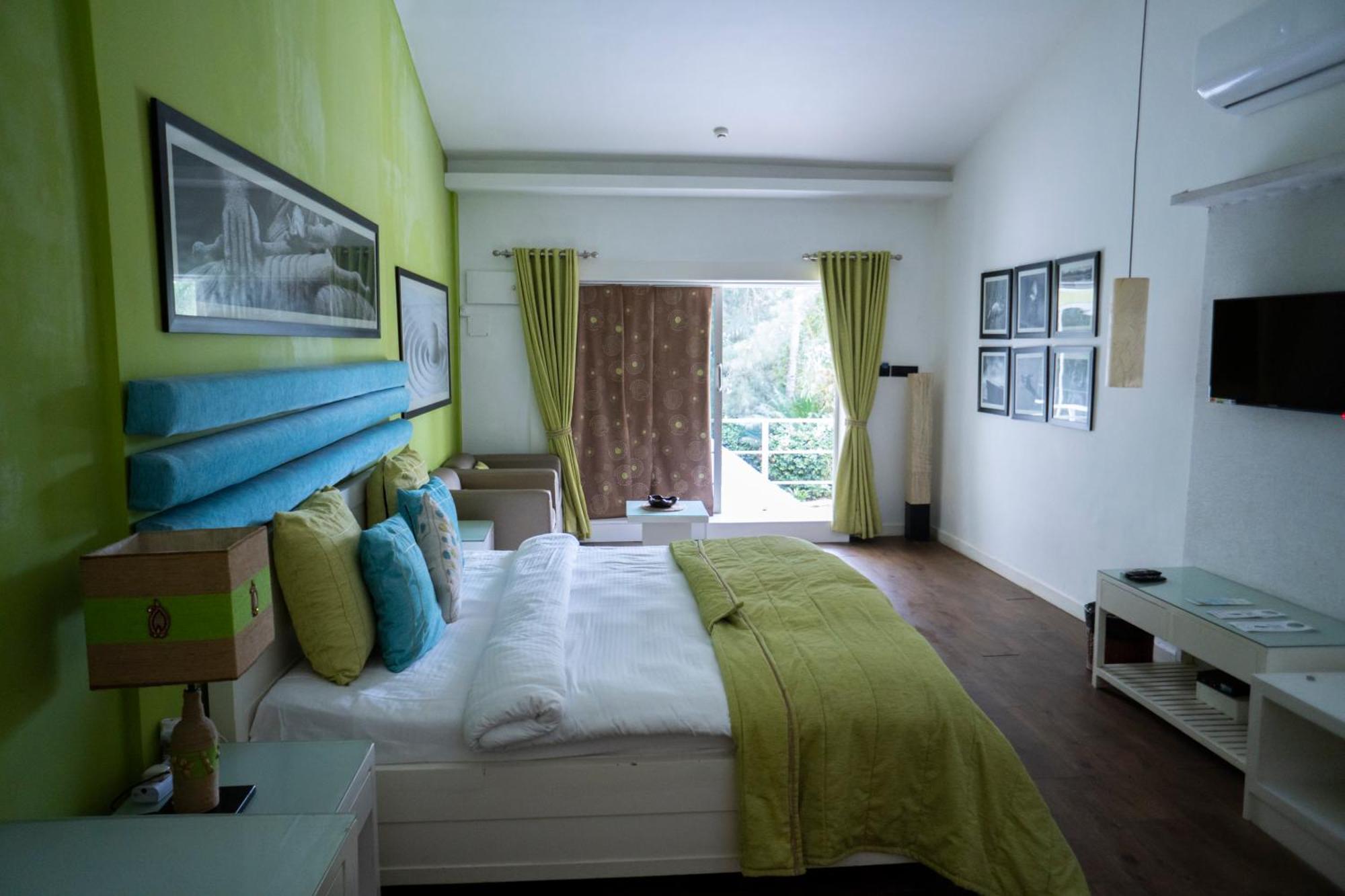 בנולים Regenta Beach House Resort, Goa מראה חיצוני תמונה
