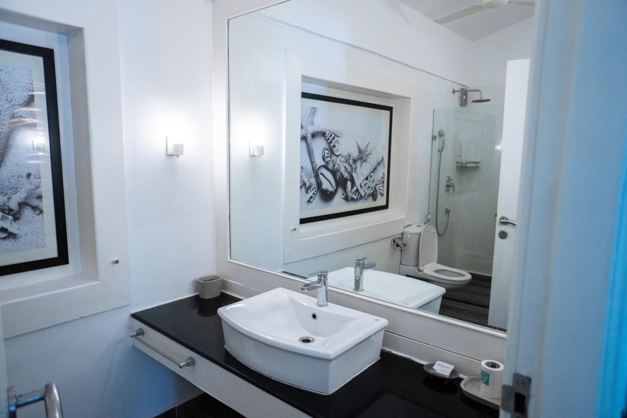 בנולים Regenta Beach House Resort, Goa מראה חיצוני תמונה