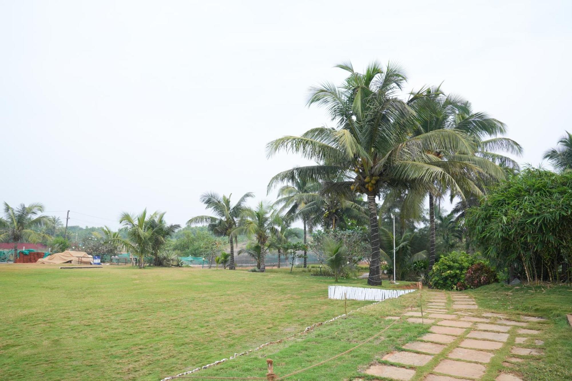 בנולים Regenta Beach House Resort, Goa מראה חיצוני תמונה