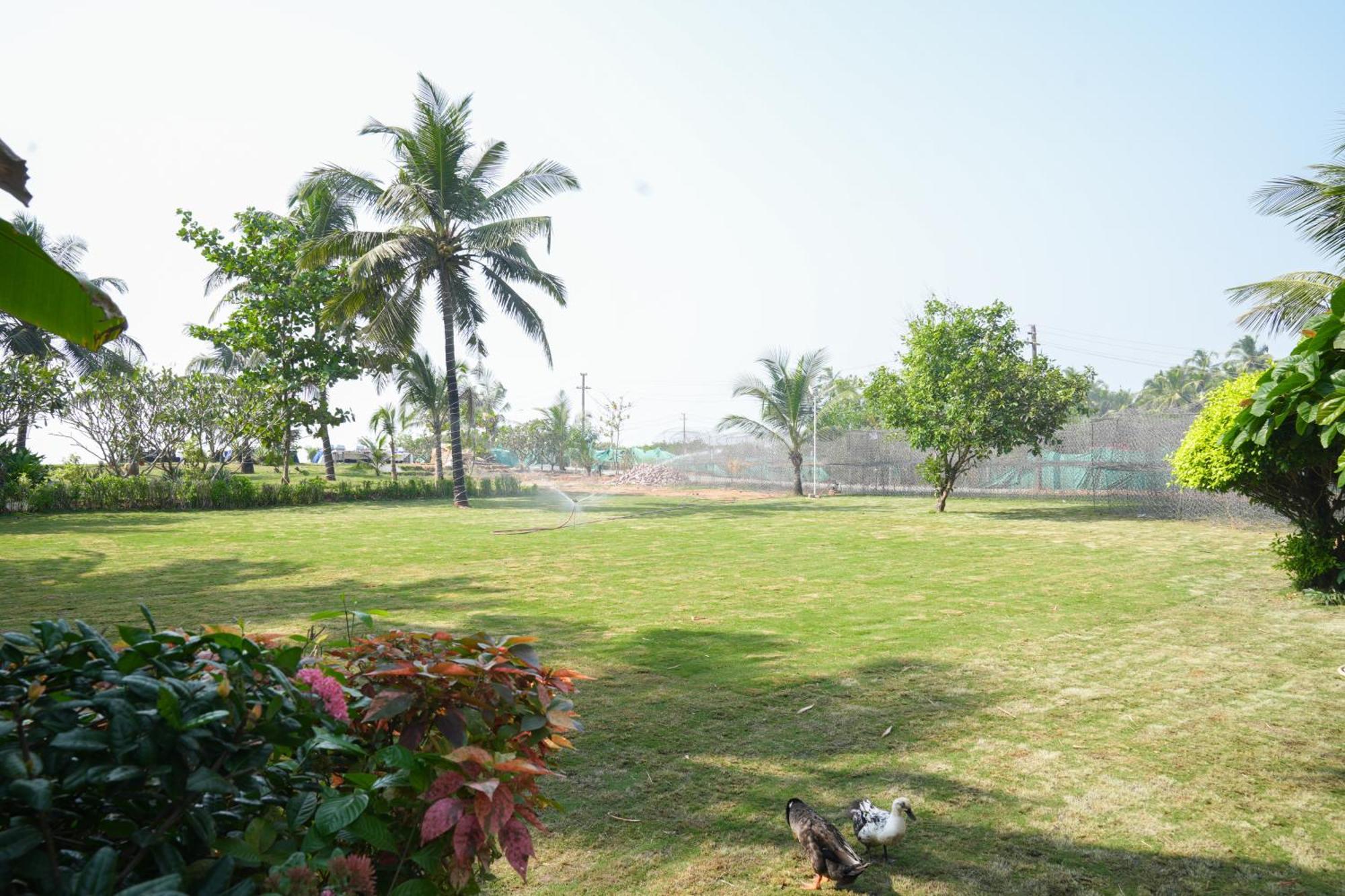 בנולים Regenta Beach House Resort, Goa מראה חיצוני תמונה
