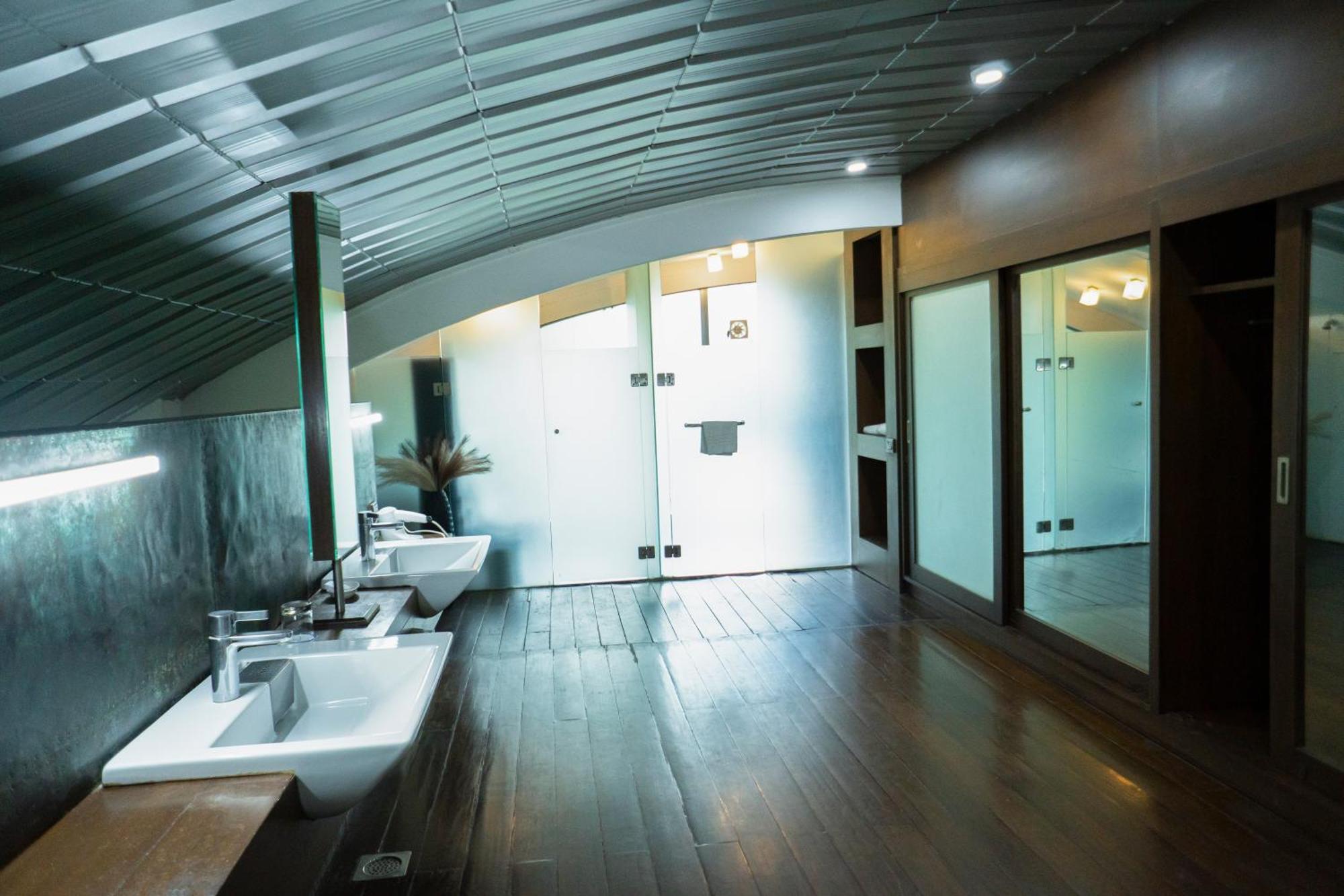 בנולים Regenta Beach House Resort, Goa מראה חיצוני תמונה