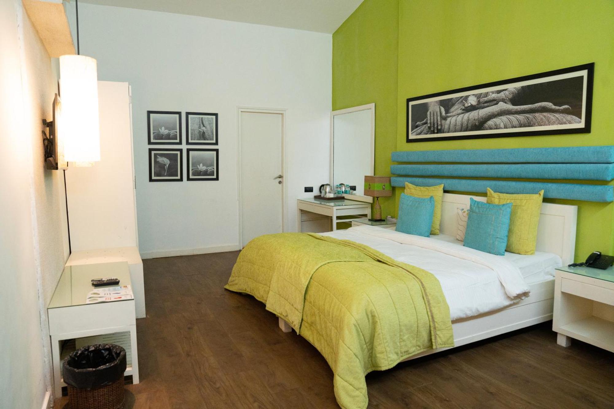 בנולים Regenta Beach House Resort, Goa מראה חיצוני תמונה