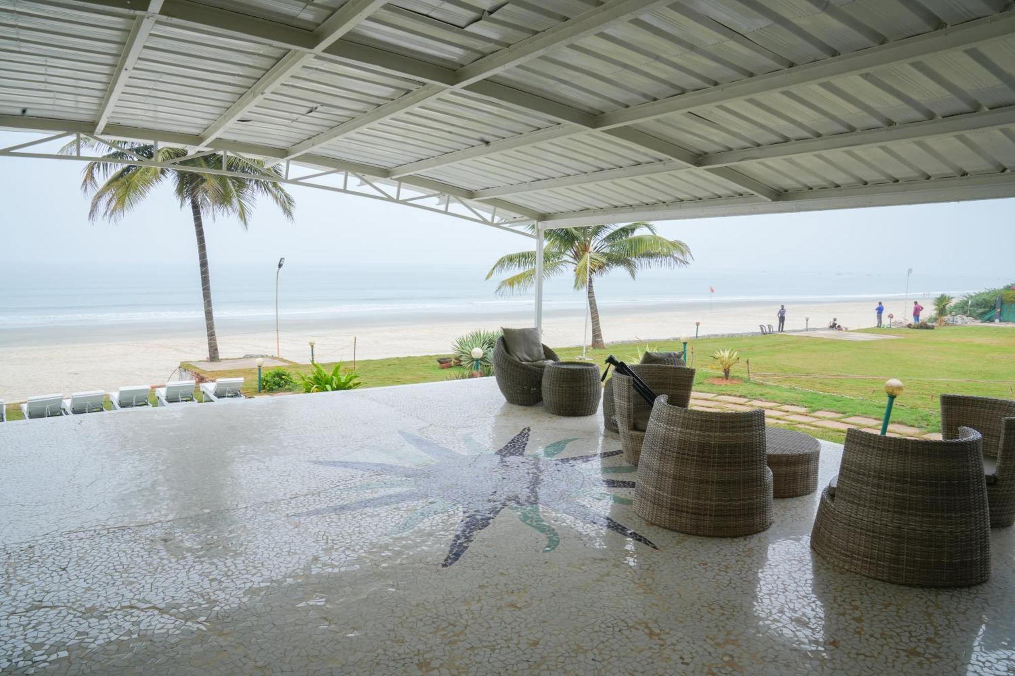 בנולים Regenta Beach House Resort, Goa מראה חיצוני תמונה