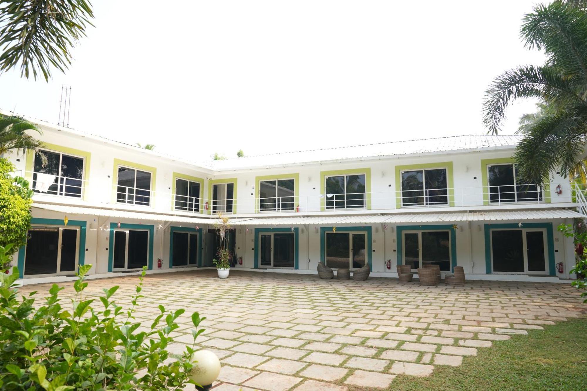 בנולים Regenta Beach House Resort, Goa מראה חיצוני תמונה