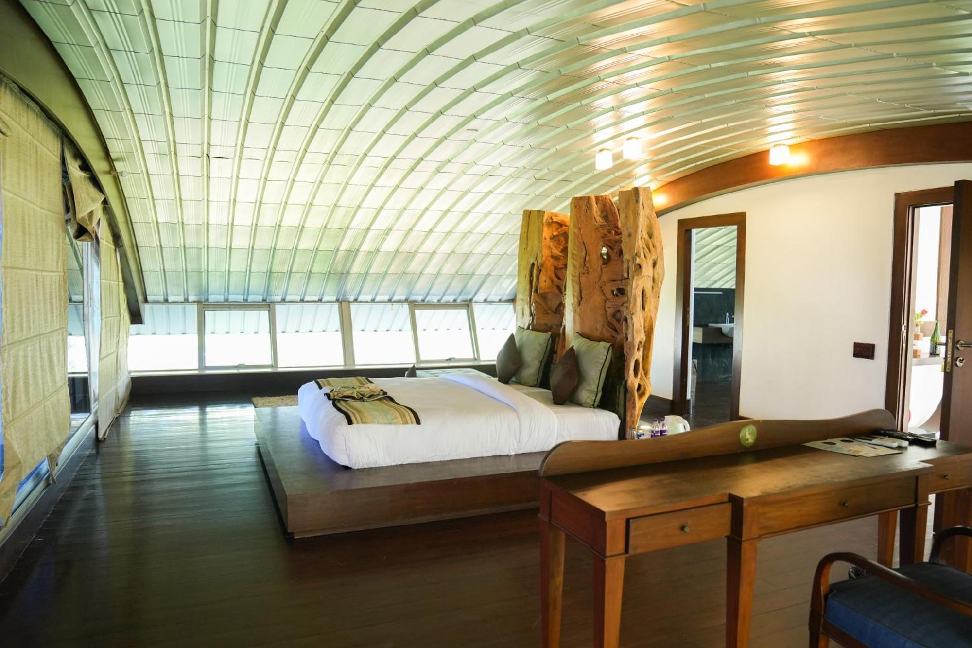 בנולים Regenta Beach House Resort, Goa מראה חיצוני תמונה