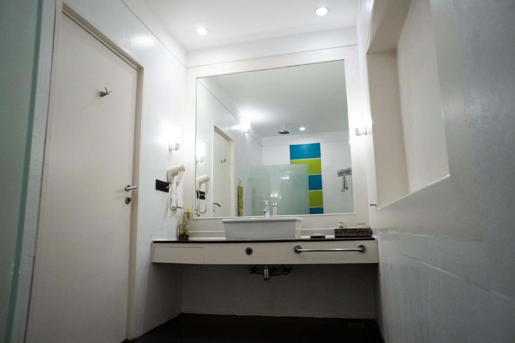 בנולים Regenta Beach House Resort, Goa מראה חיצוני תמונה