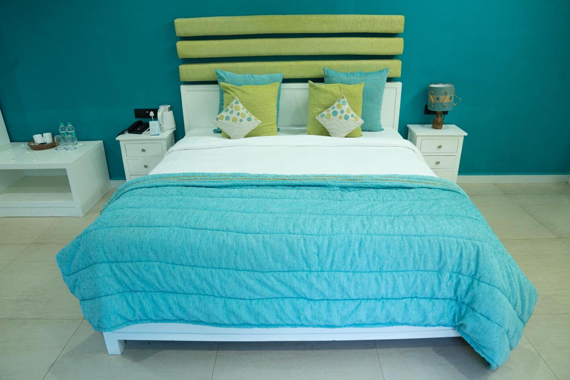 בנולים Regenta Beach House Resort, Goa מראה חיצוני תמונה